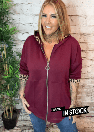734 Laura hoodie best fits 14-22