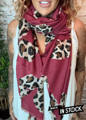 807 Lips print scarf