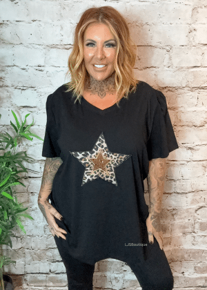 Star V-neck t-shirt best fits 16-24