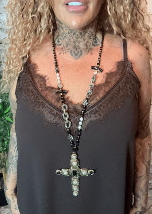 854 Black/gold cross necklace