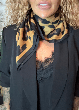 891 Leopard print scarf