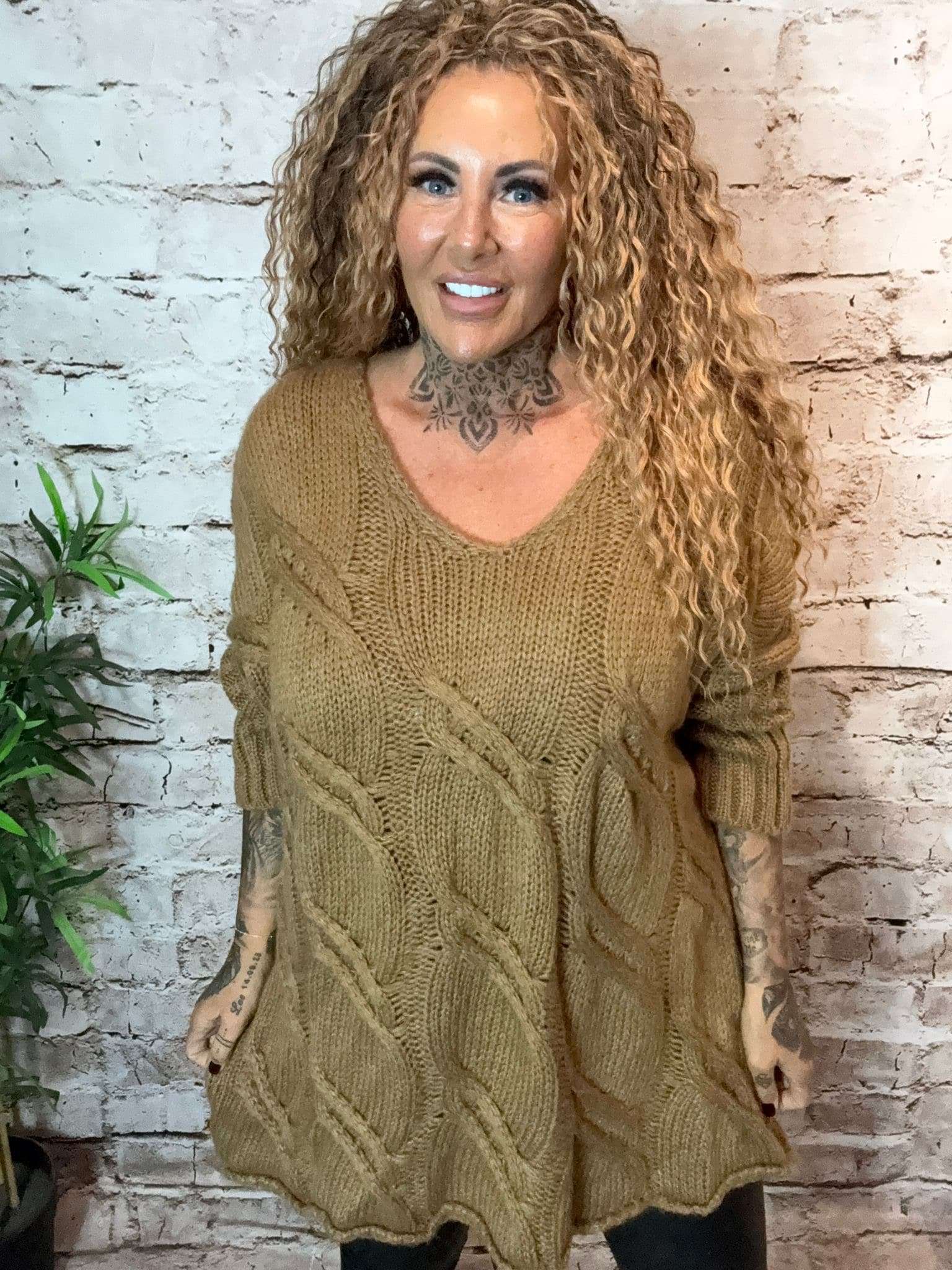 Dora cable knit jumper best fits 16-26 - Image 6