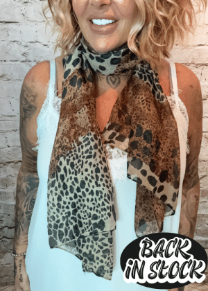 566 Animal print scarf