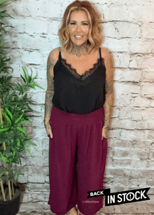 Matilda wide leg trousers best fits 16-24