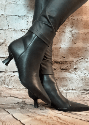 926 Black Bellucci kitten heel boots