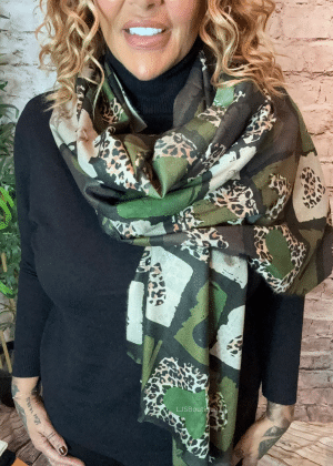 978 heart print scarf