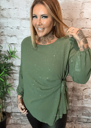 Anthea blouse best fits 10-18