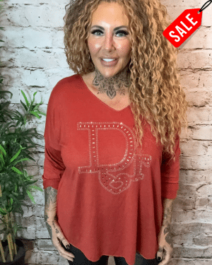 INSPIRED Sparkly D top best fits 14-22 NO RETURNS ON SALE ITEMS