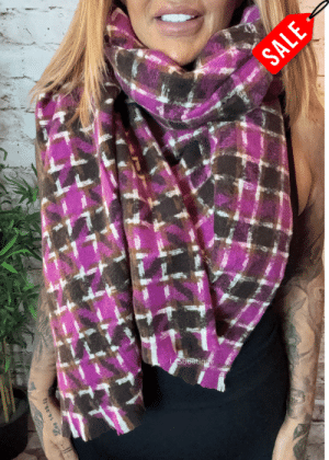 A001 Checked warm scarf