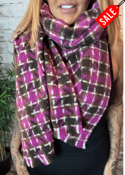 A001 Checked warm scarf