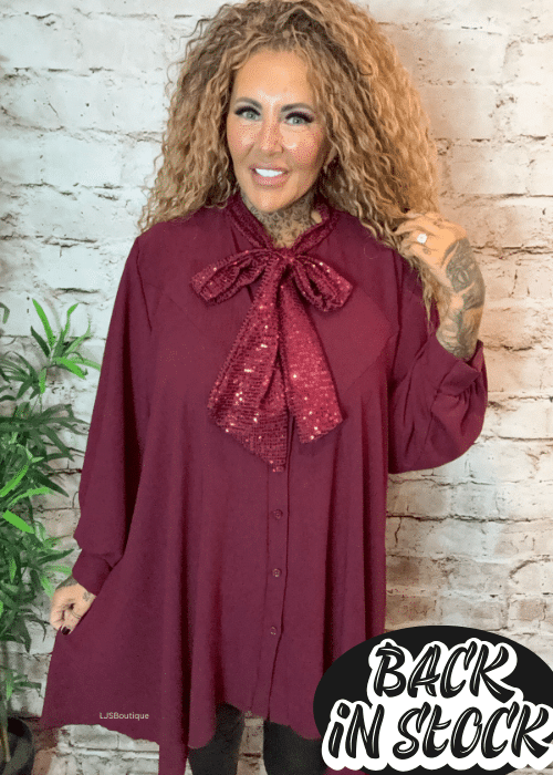 Bella Pussy bow blouse best fits 16-24