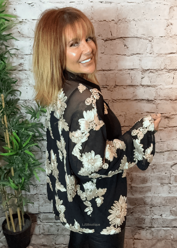 Donatella blouse best fits 16-24 - Image 6