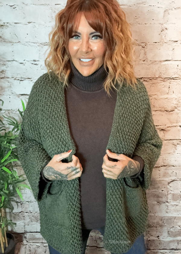 Clarissa cardigan best fits 16-26 - Image 6