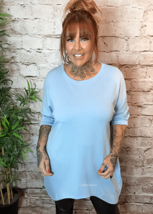 Briana oversized sweater best fits 16-24