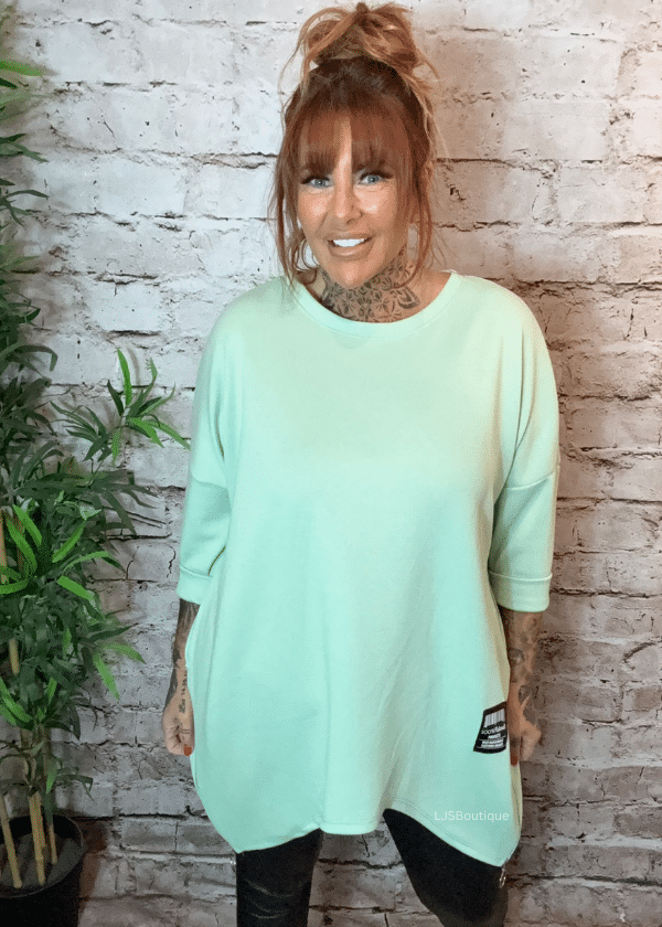 Briana oversized sweater best fits 16-24 - Image 9