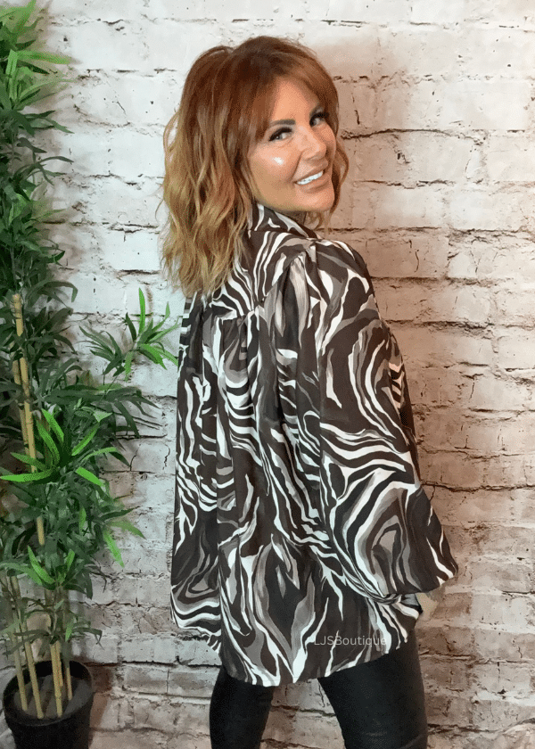 Trixie Blouse best fits 16-24 - Image 3