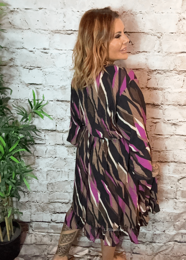 Romance Wrap dress best fits 16-24 - Image 3