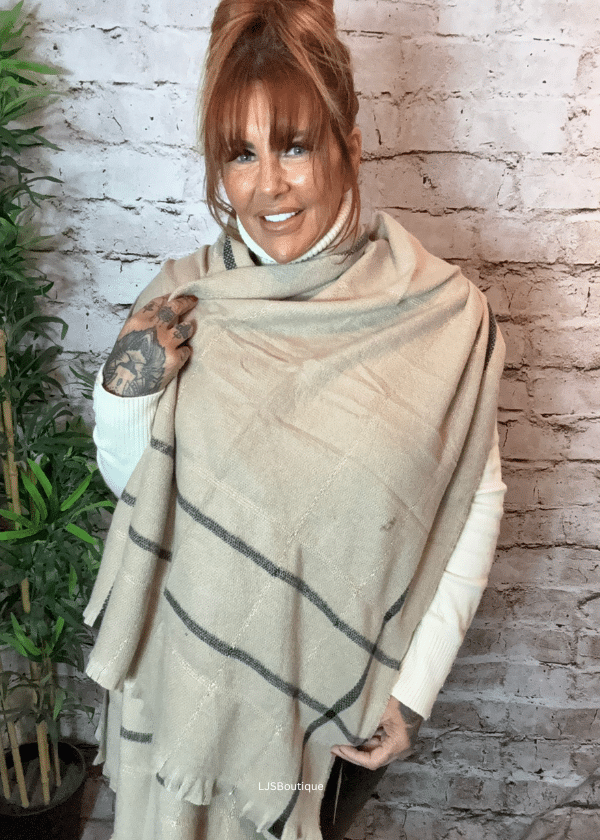 Warm checked scarf - Image 2