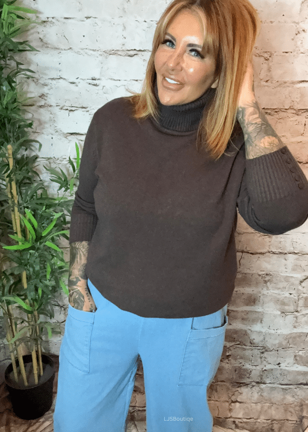 Amia Cocoon leg denim pants best fits 16-24 - Image 2