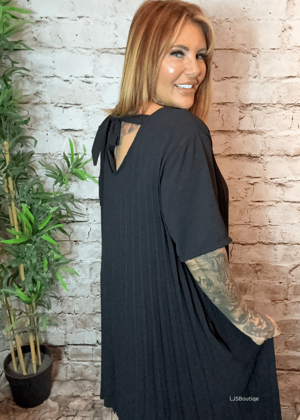 Jenny pleated dress best fits 16-24 - Image 3