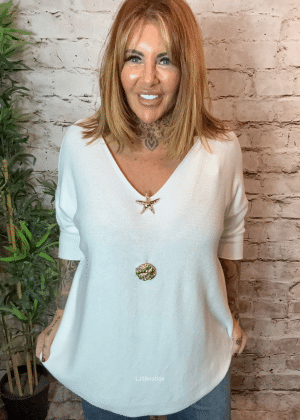 Holly V-neck jumper best fits 16-24