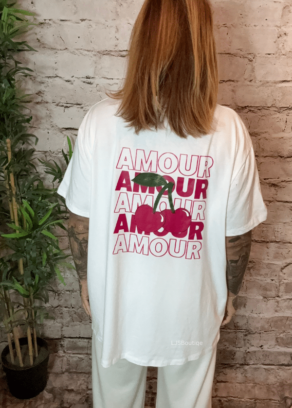Amour V-neck t-shirt best fits 16-24 - Image 2