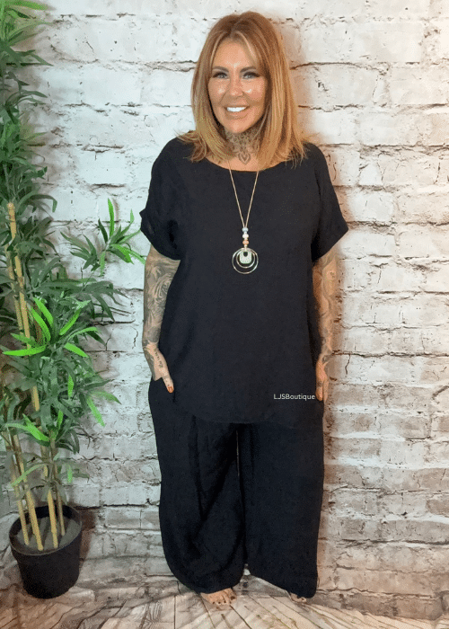 Elizabeth 2 piece outfit best fits 16-24 - Image 2