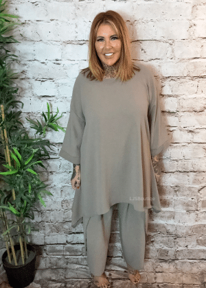 Bessie 2-Piece lounge set - best fits 16-24