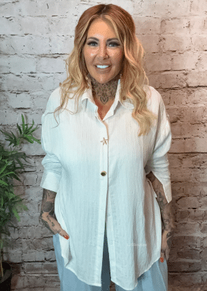 Elsa blouse best fits 16-24