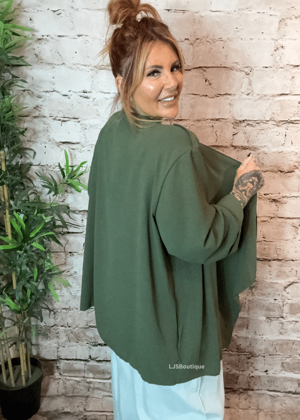 A200 Freida Waterfall top best fits 16-26 - Image 4