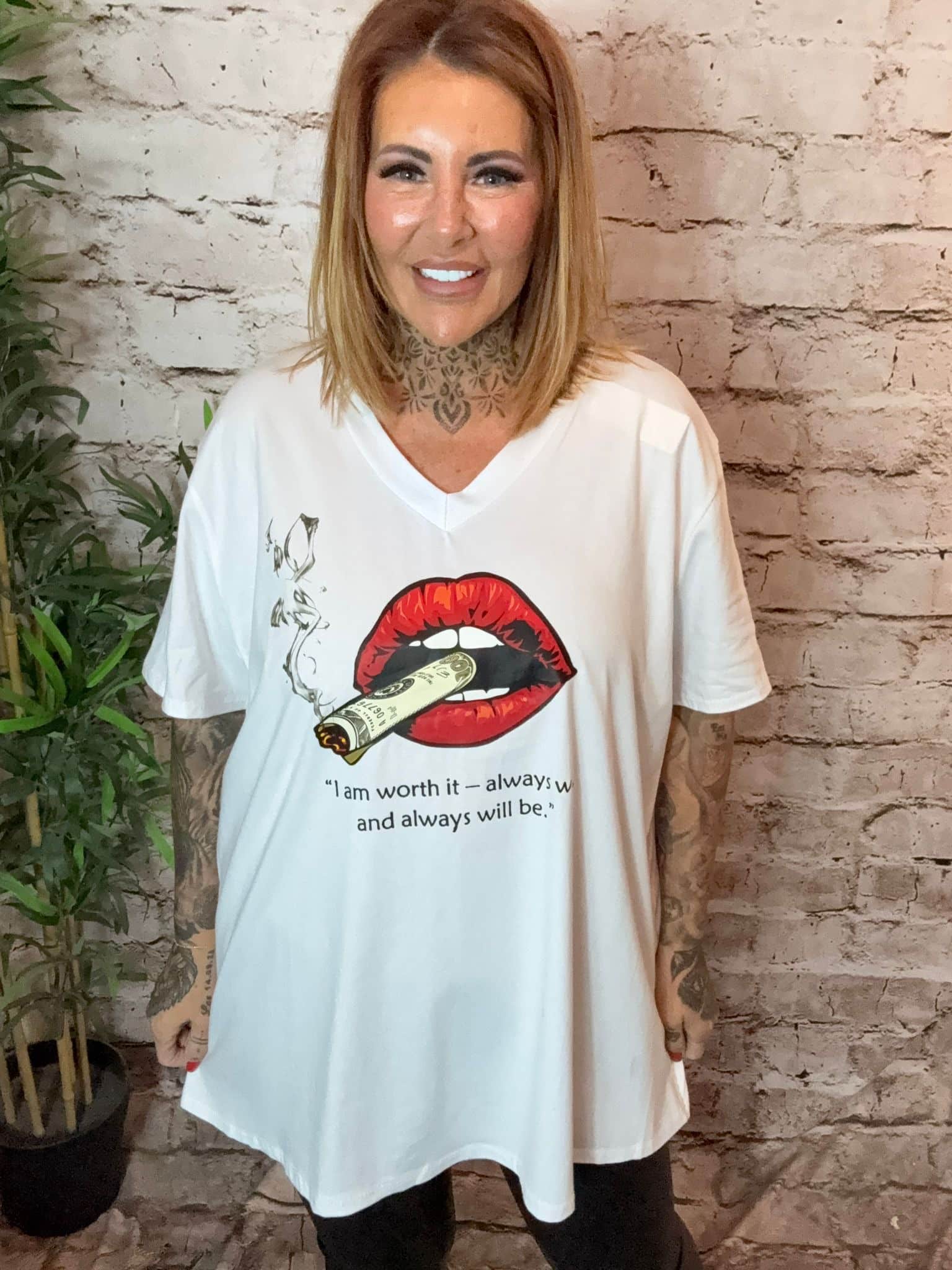 I am worth it T-shirt best fits 16-24 - Image 4