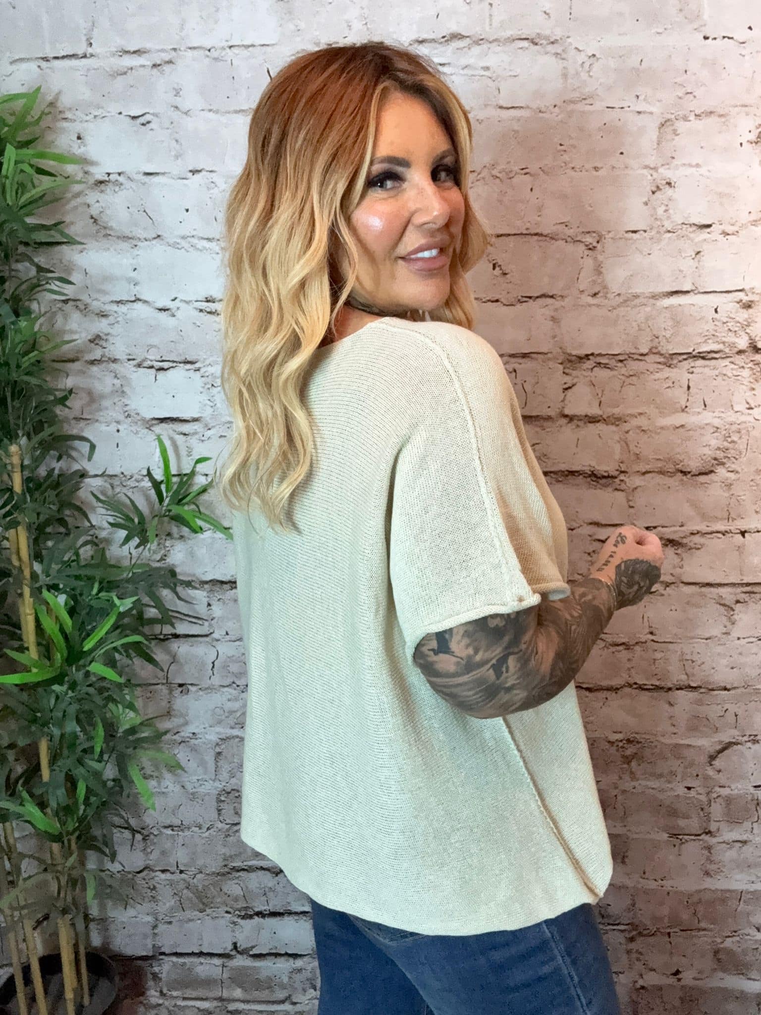 Donna top best fits 14-22 - Image 8