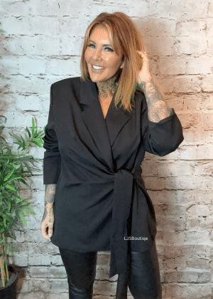 Bella blazer Smaller best fits 12-18