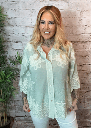 Trixie Blouse best fits 14-22