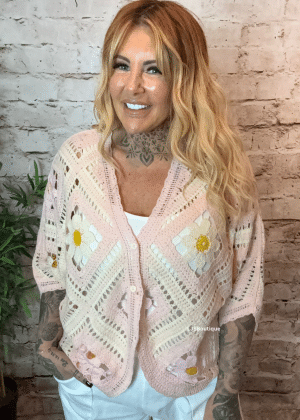 Amber crochet batwing cardigan best fits 14-22