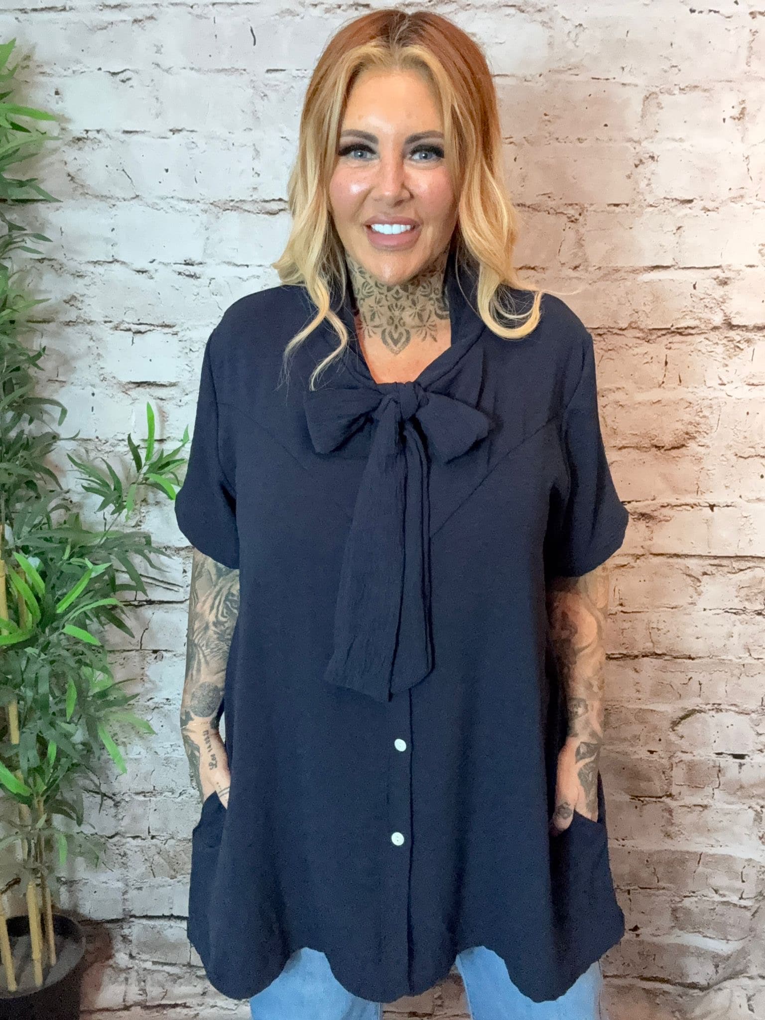 Dahlia blouse best fits 16-24 - Image 4