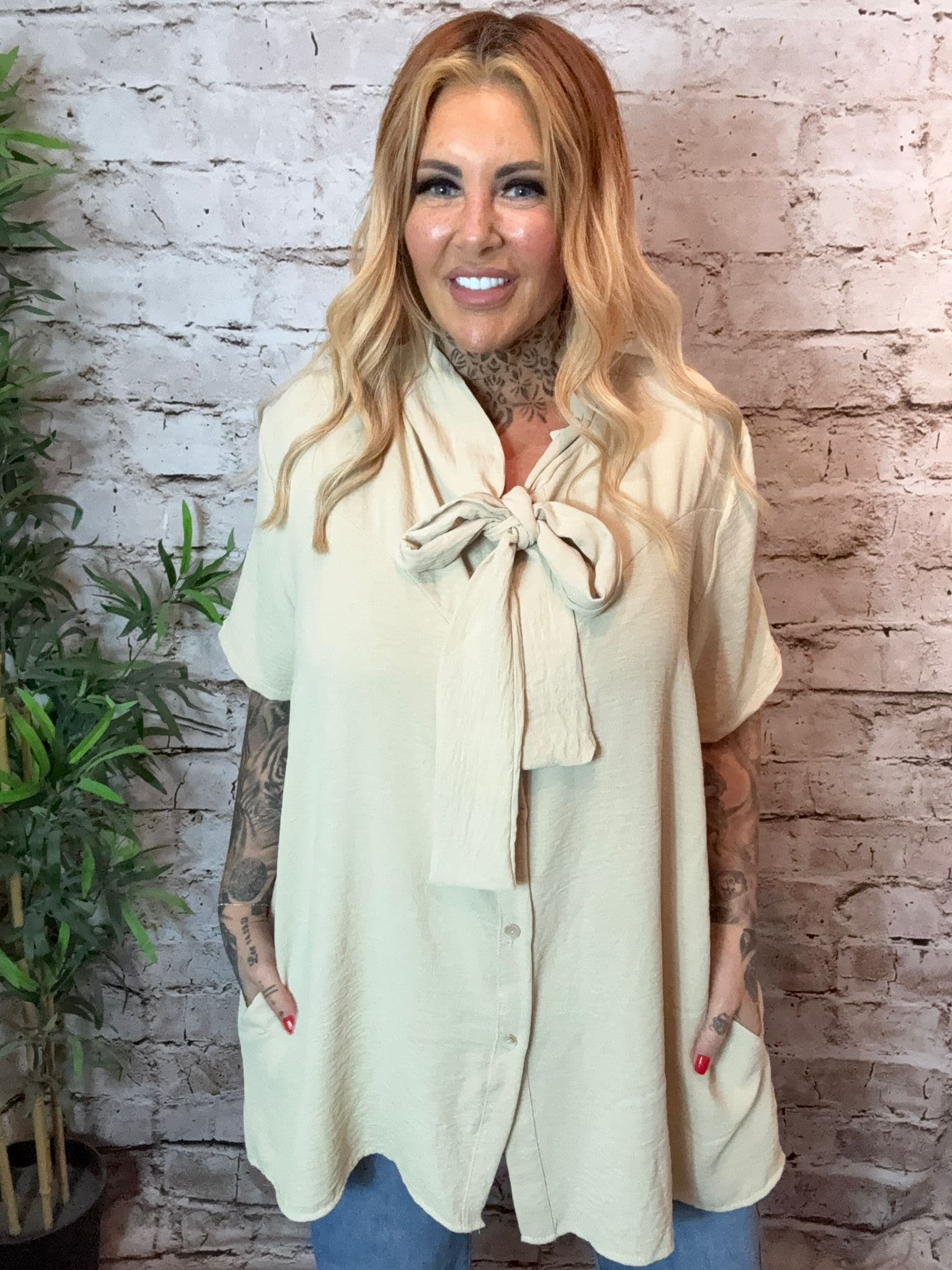 Dahlia blouse best fits 16-24 - Image 3