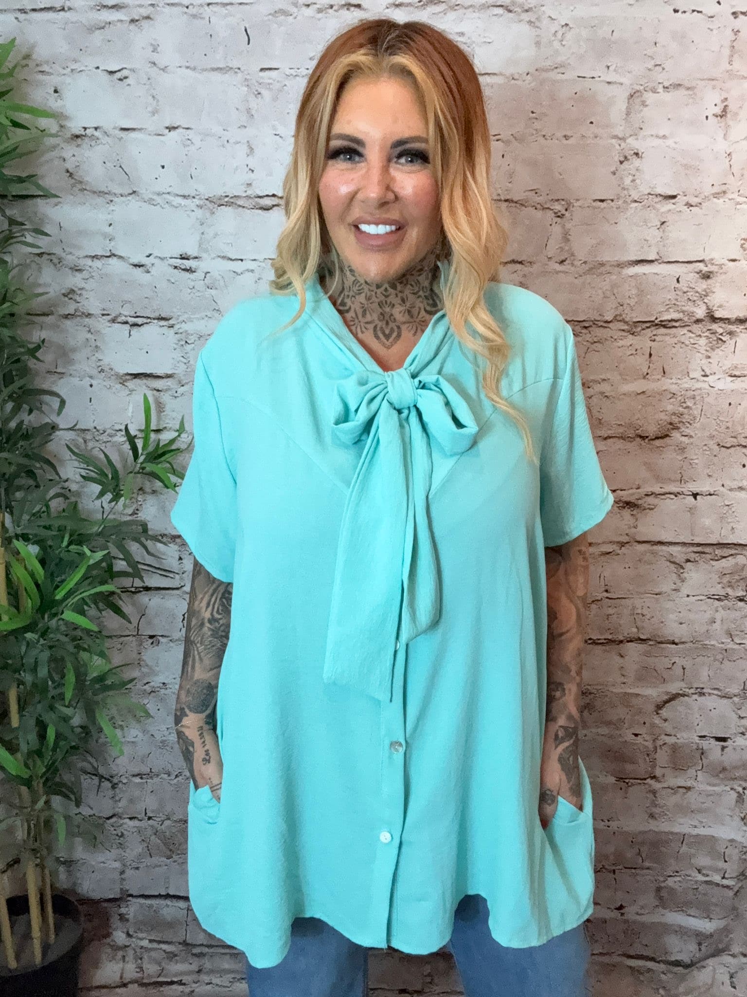 Dahlia blouse best fits 16-24 - Image 2