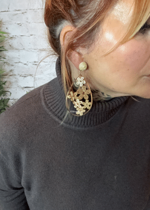 A340 Floral teardrop earrings in gold