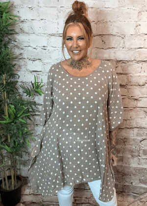 Spotty dotty Top best fits 16-24