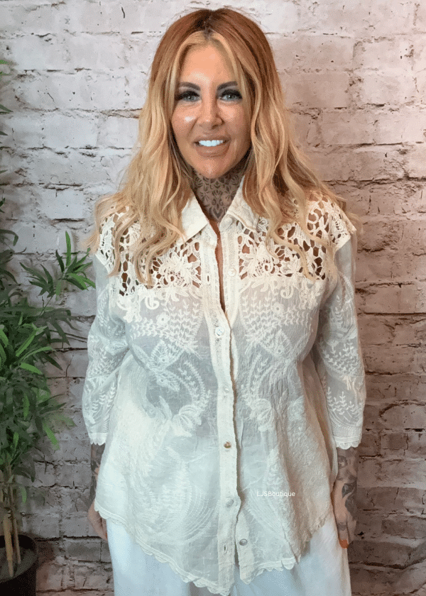 Amelia Blouse best fits 12-18 - Image 6