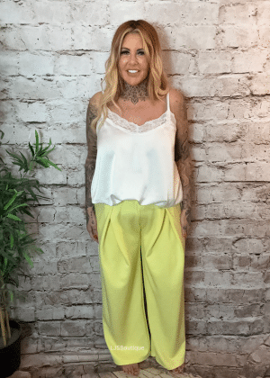 Joan wide leg joggers best fits 12-20