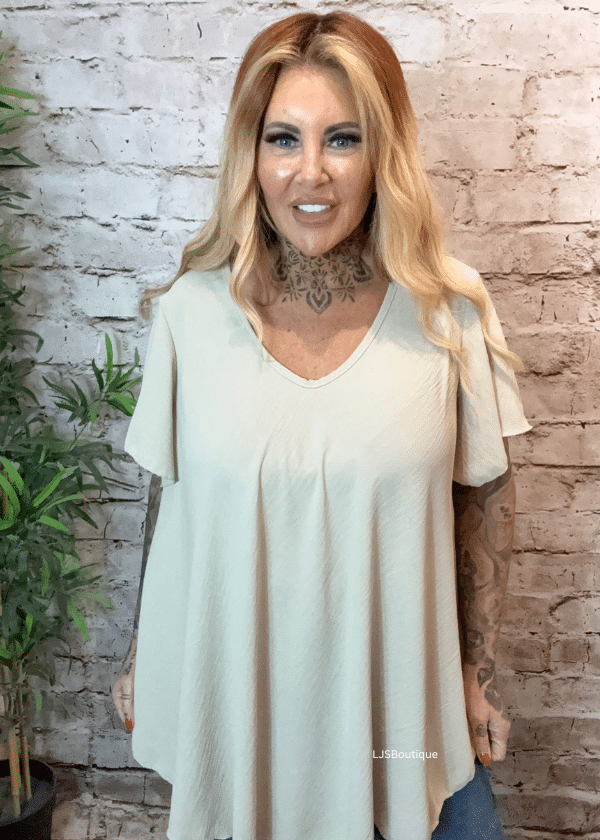 Pippa V-neck top best fits 16-26 - Image 5