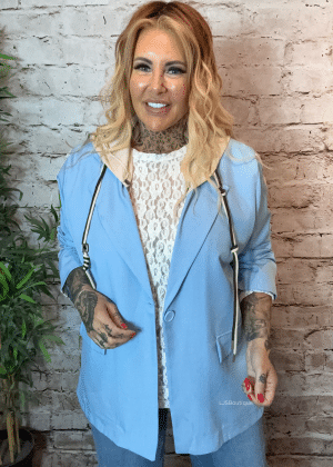 The Zola hoodie blazer best fits 16-24