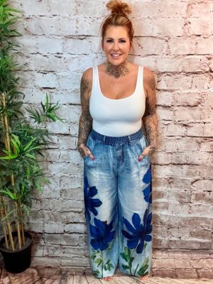 Brynlee wide leg trousers best fits 12-20