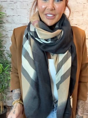A428 Inspired scarf