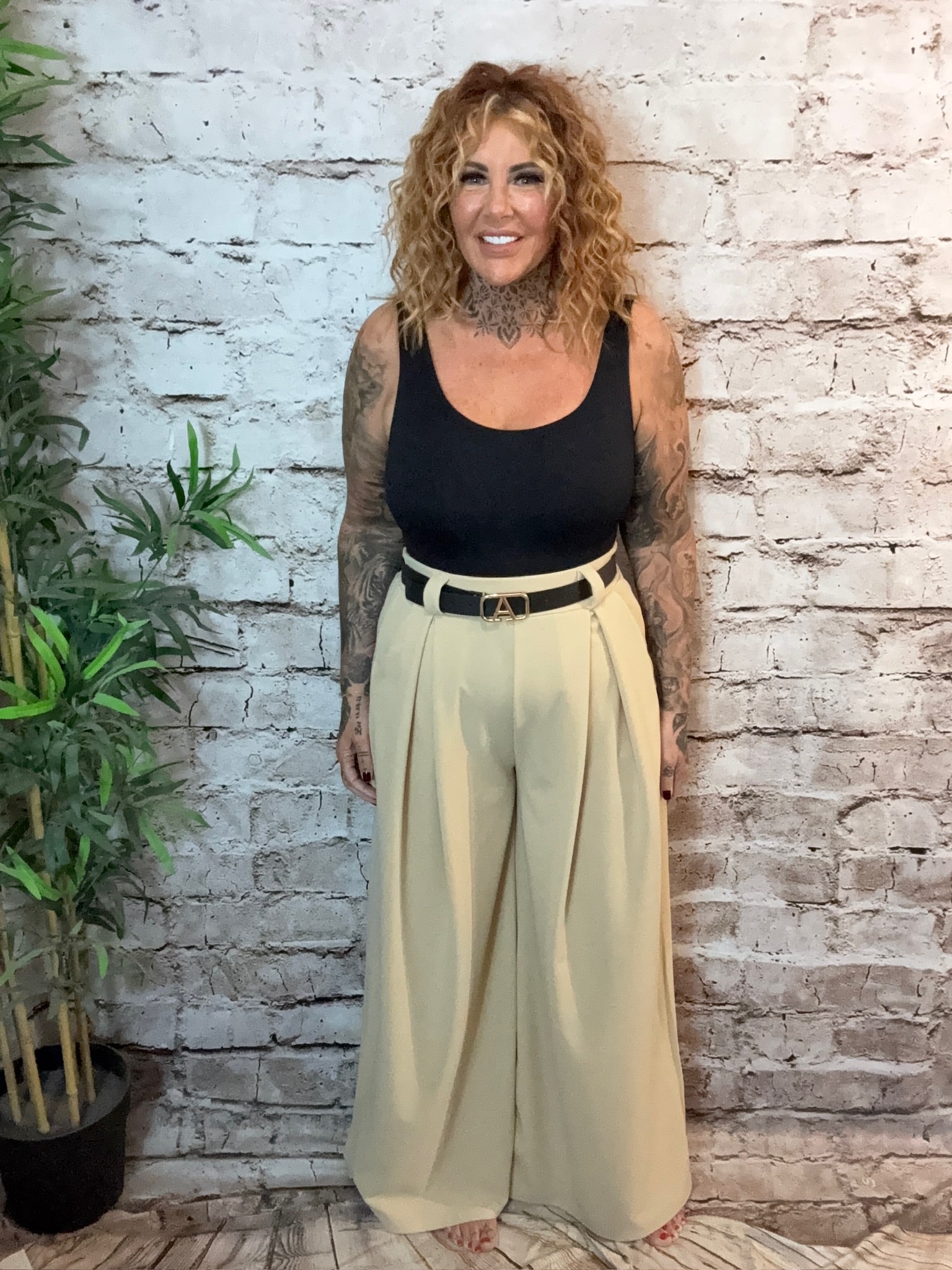 Victoria wide leg trousers best fits 12-18 - Image 5