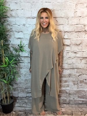 Tasha 2-piece set best fits 16-24