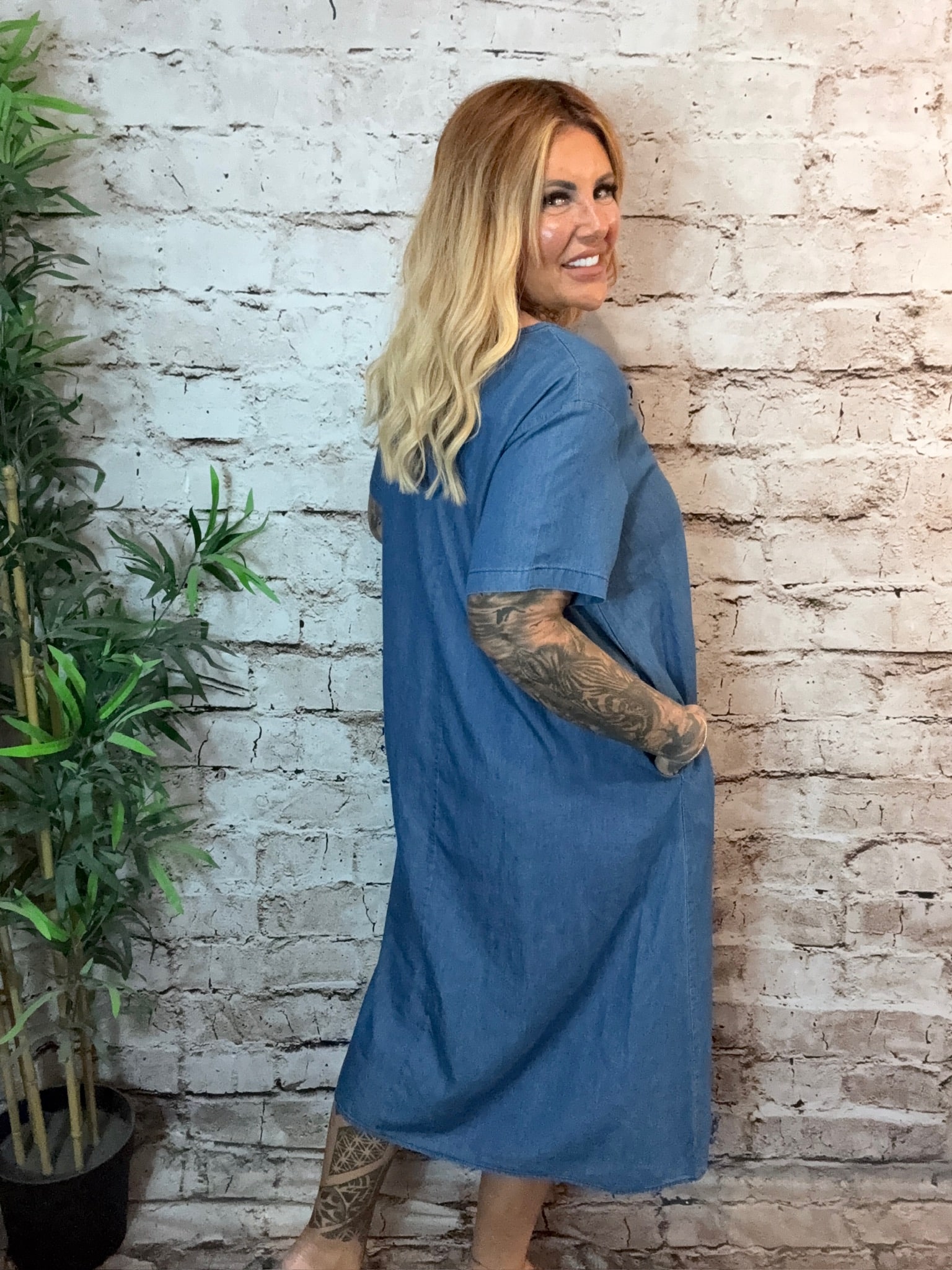Greta denim dress best fits 12-18 - Image 2