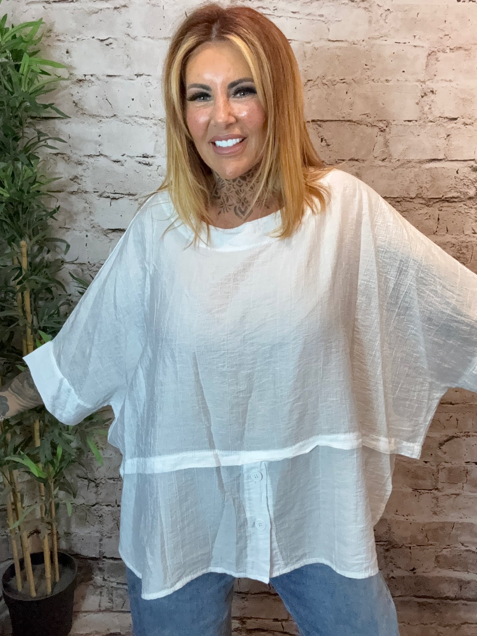 Payton batwing top best fits 16-24 - Image 4
